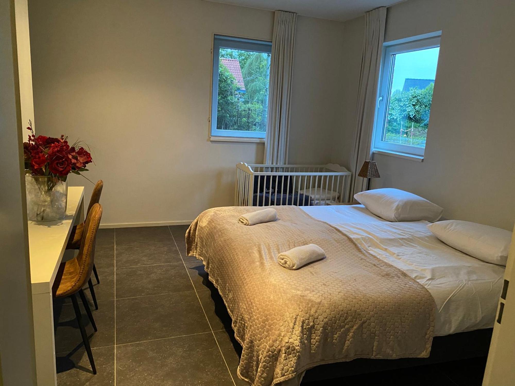 Villa Riverside Met Hottub, Eigen Aanlegsteiger, Zwemtrap, Trampoline En Kano'S Zeewolde Exteriör bild